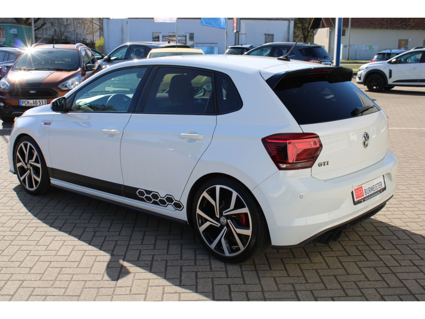 Fahrzeugabbildung Volkswagen Polo VI GTI 2.0TSI DSG ACC LED Milltek H&R PDC R