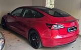 Tesla Model 3 Allradantrieb mit Dualmotor Performa... - rote Tesla Model 3