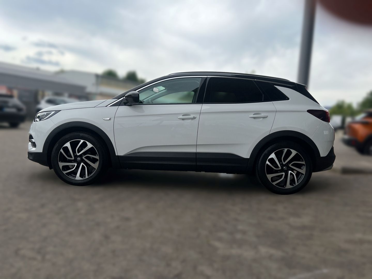 Fahrzeugabbildung Opel Grandland Ultimate 1.2 Turbo Navi Soundsystem 3