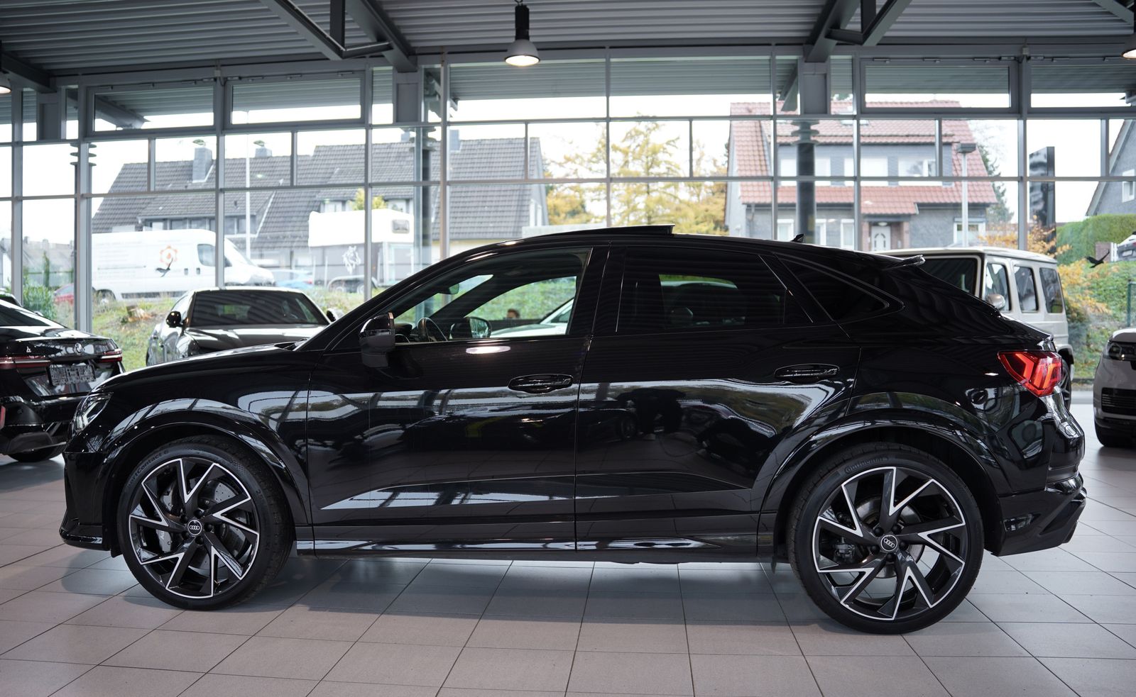 Audi Rsq3