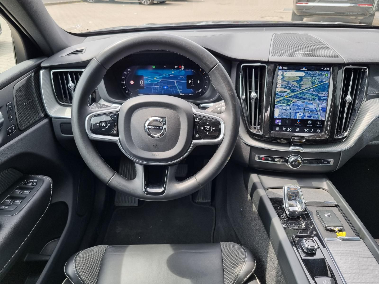 Fahrzeugabbildung Volvo XC60 B5 AWD Ultimate Dark 'Standheizung, 360Cam'