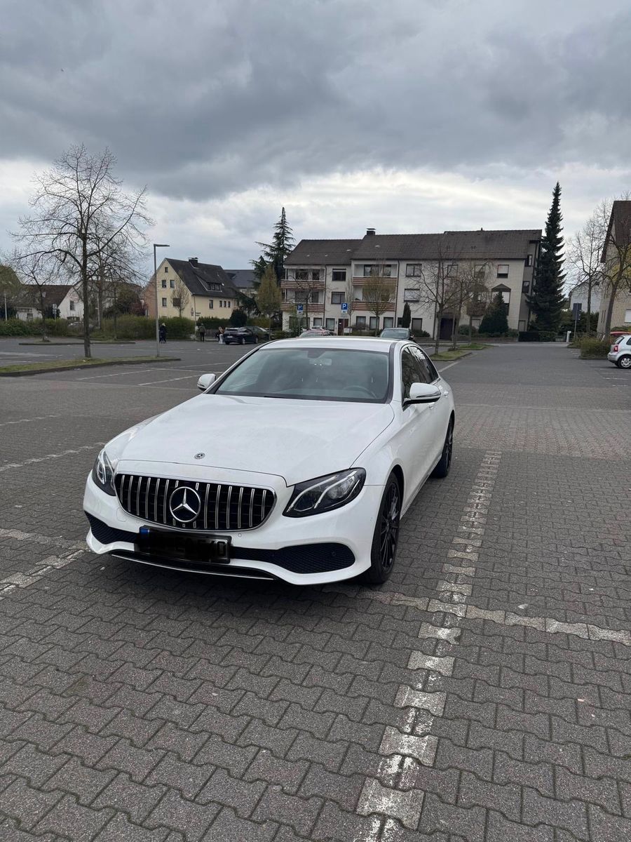 MERCEDES-BENZ E 200 Autom. - 146000KM Avantgarde Weiss