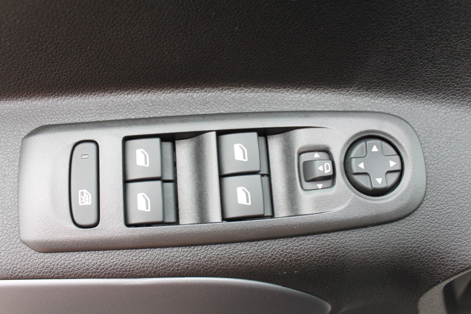 Fahrzeugabbildung Fiat Doblò Kombi L2 1.5 Diesel 96 kW