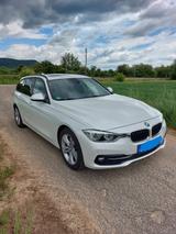 BMW 318i Touring Pano/Vollleder /LED/AHK/SHZ v. u. h - BMW 318 mit Benzin-Antrieb