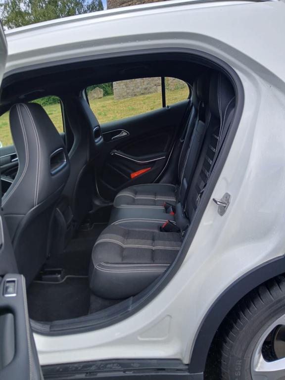 Mercedes-Benz GLA 180