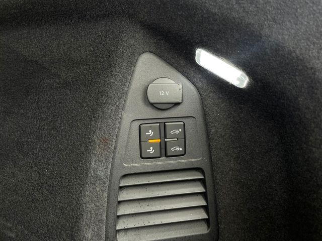 Touareg V6TDI 4M Tiptr. R-Line*AHK*Luft*Assist+!