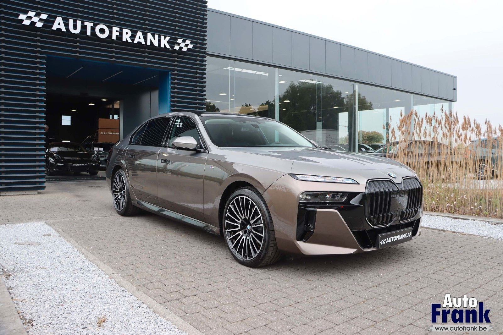 BMW 740D 4X4 / M-SPORT / 2-TONE / TV / LOUNGE / B&amp;W