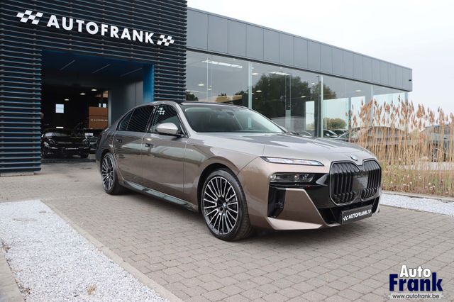 BMW 740D 4X4 / M-SPORT / 2-TONE / TV / LOUNGE / B&amp;W