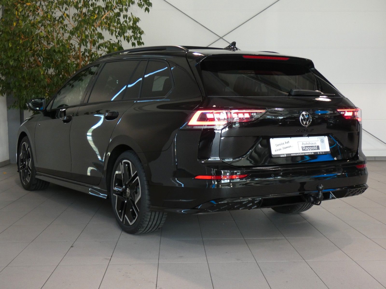 Volkswagen Golf Variant 1.5 eTSI R-Line DSG AHK Black Style foto 5