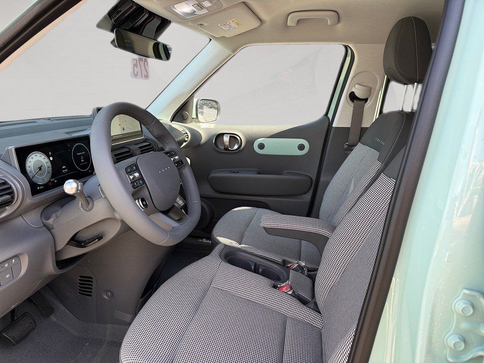 Fahrzeugabbildung Hyundai INSTER Lounge 49kWh 115PS Elektro-Komfort-Paket