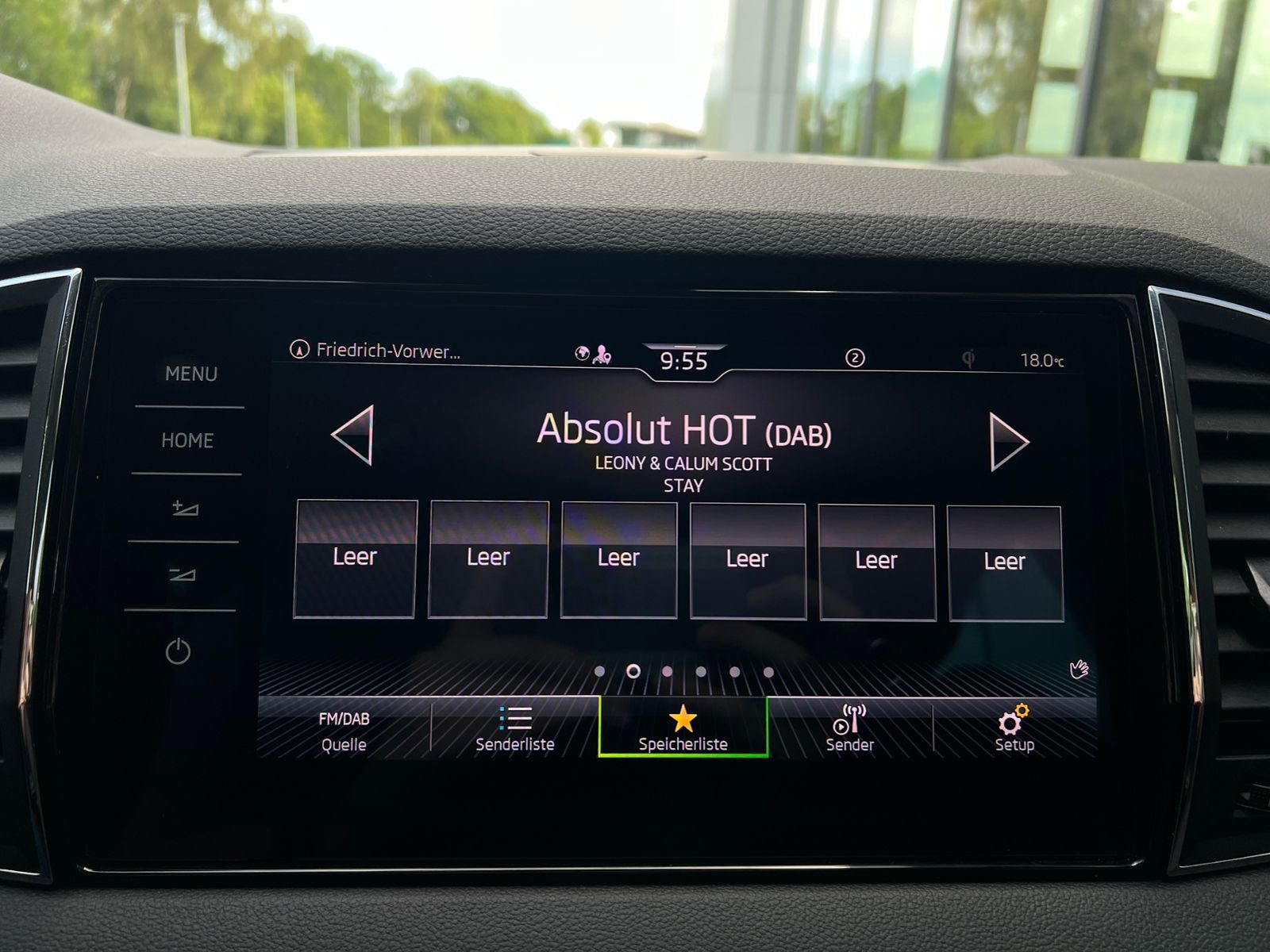 Fahrzeugabbildung SKODA Karoq Style 2.0 TDI DSG *AHK,LED,Navi,Kamera,18'