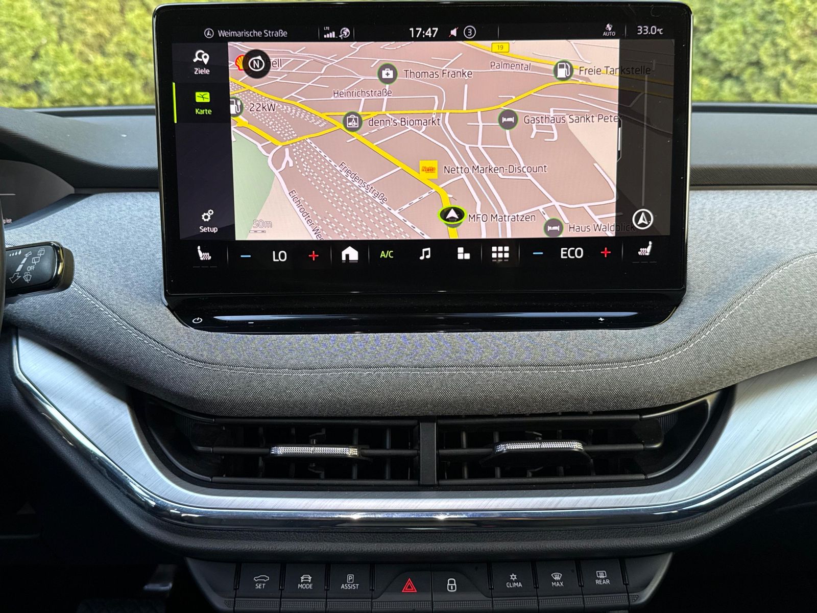 Fahrzeugabbildung SKODA Enyaq 80 Loft CCS+WÄPU+NAV+SHZ+KAM+ACC+AMBI+CARP