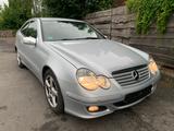 Mercedes-Benz C 200 Sport Coupe 1.8 Automatik Klimaautom... - gebrauchte Mercedes-Benz C 200 aus dem Jahr 2005