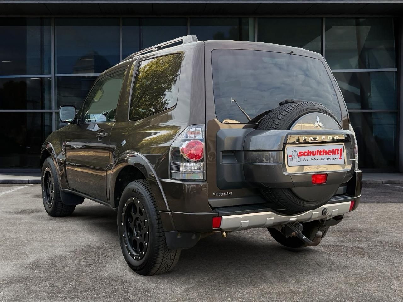 Fahrzeugabbildung Mitsubishi Pajero 3.2 DI-D Final Edition