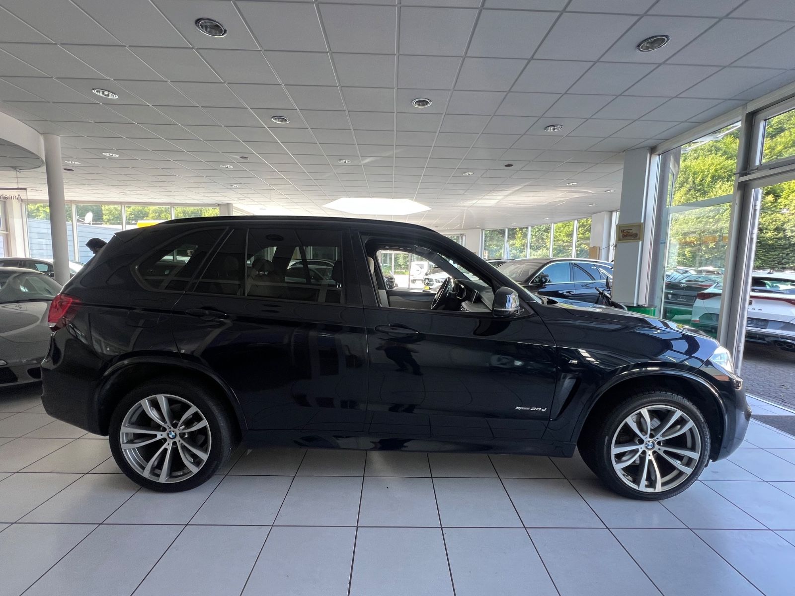 Fahrzeugabbildung BMW X5 xDrive 30 d M Sport Paket *PANO*SOFT-CLOSE*