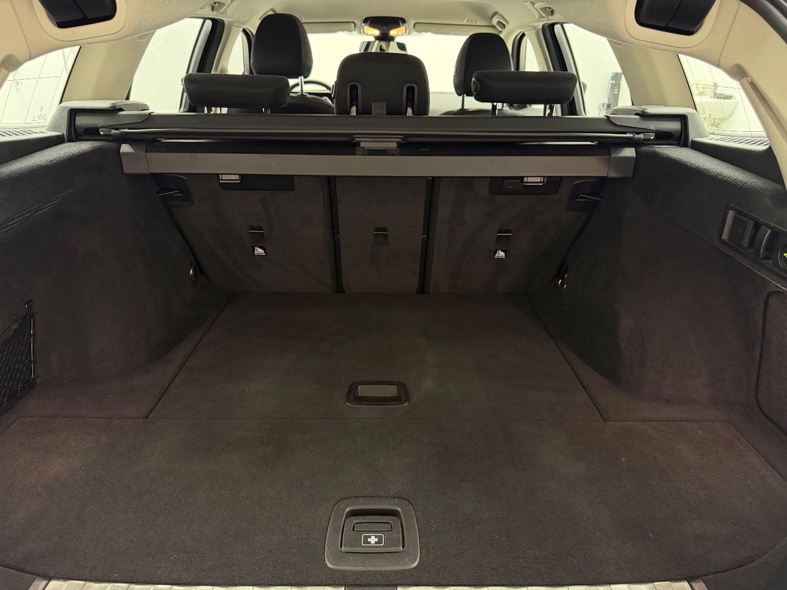 Fahrzeugabbildung BMW 330 d xDrive Touring/LED/CURVED/HuD/AHK/FACELIFT