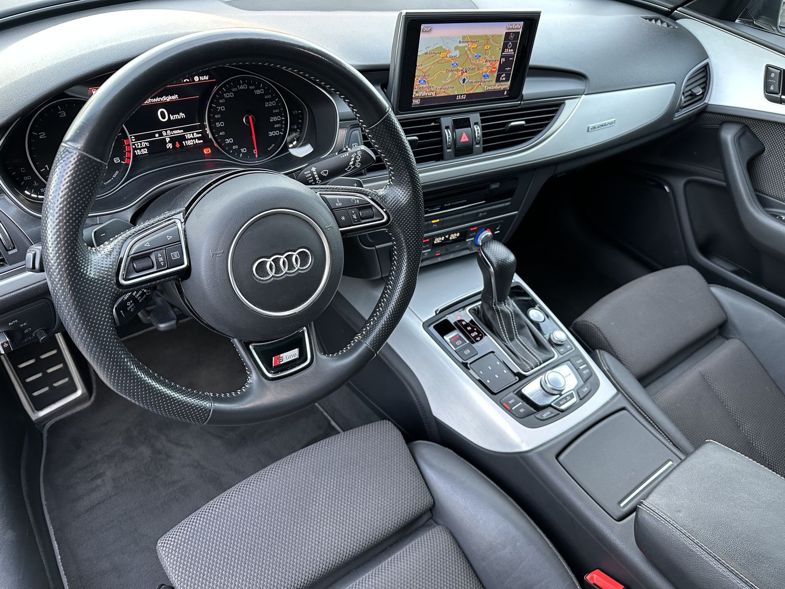 Fahrzeugabbildung Audi A6 Avant 3.0 TDI S-Line LUFTFEDERUNG+PANO+BOSE