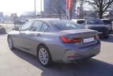 BMW 318i Aut. LED Navi Teilleder Sitzheizung PDC - BMW 3er Reihe mit Benzin-Antrieb: Limousine, Automatik