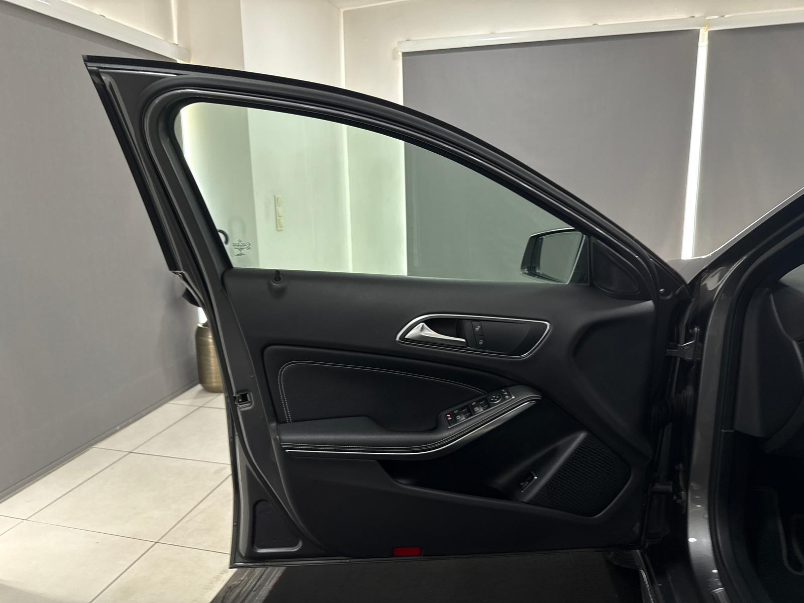 Mercedes-Benz GLA 250 4M AMG-LIN *KAM*DAB*18-ZOLL*LED*SHZ*