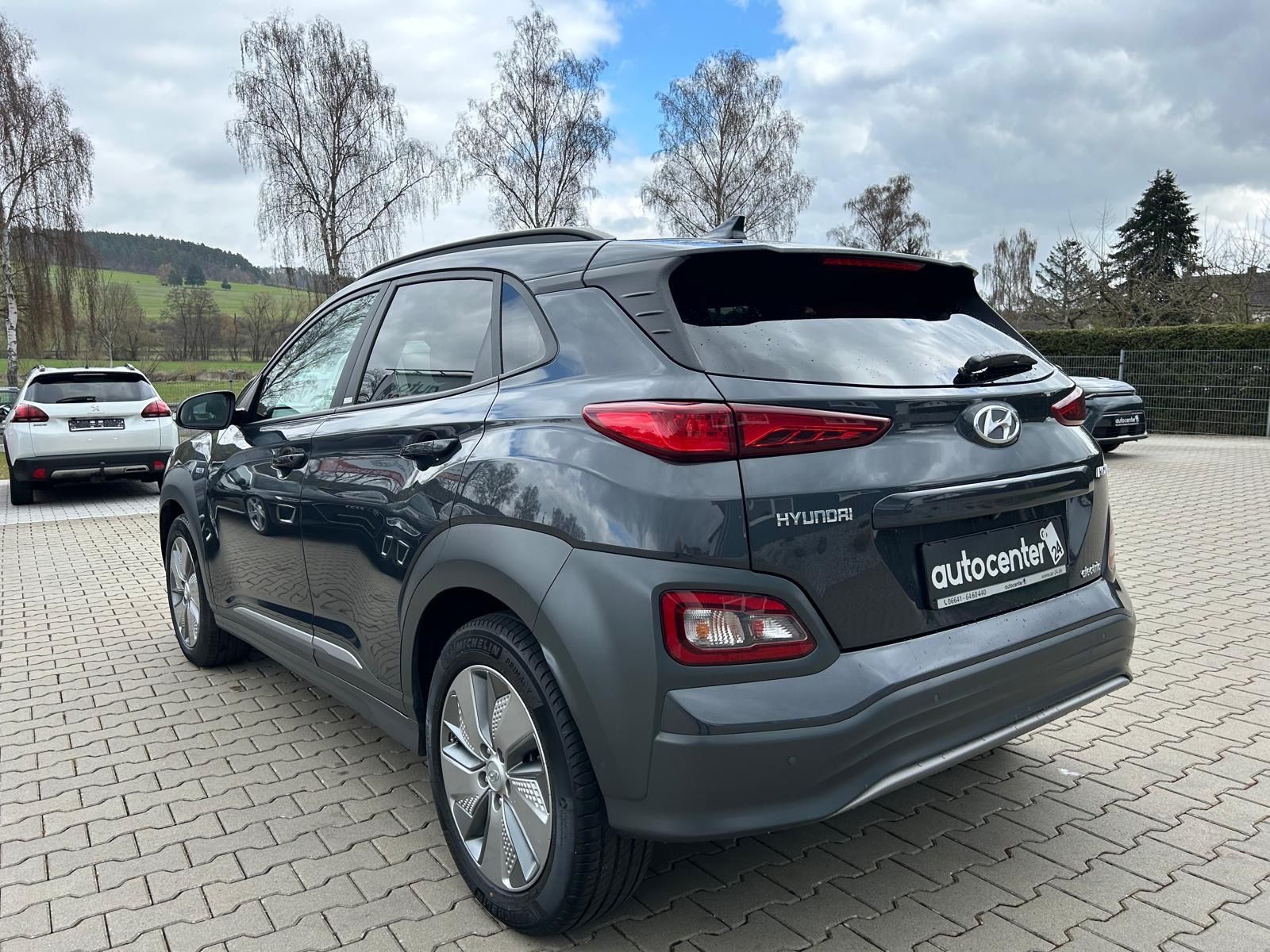 Fahrzeugabbildung Hyundai Kona Elektro Style°64 kWh°