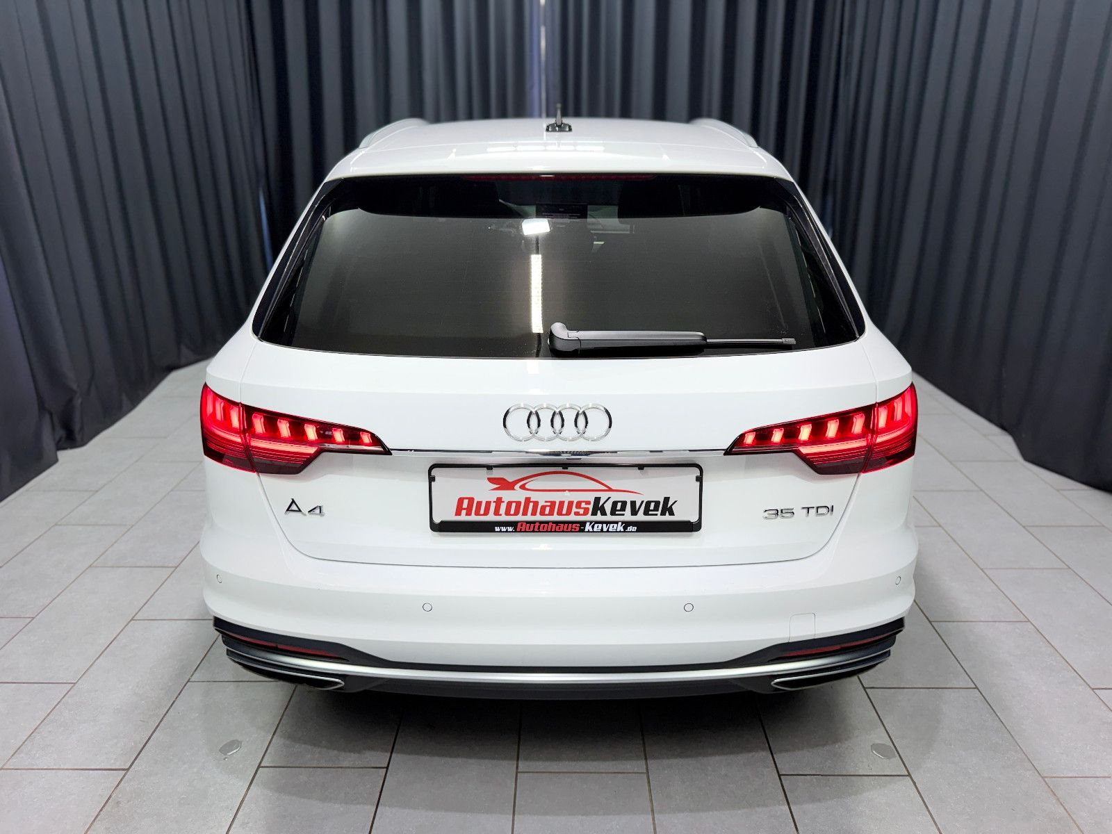 Fahrzeugabbildung Audi A4 Avant 35 TDI advanced|MATRIX|LCI|RF-KAMERA