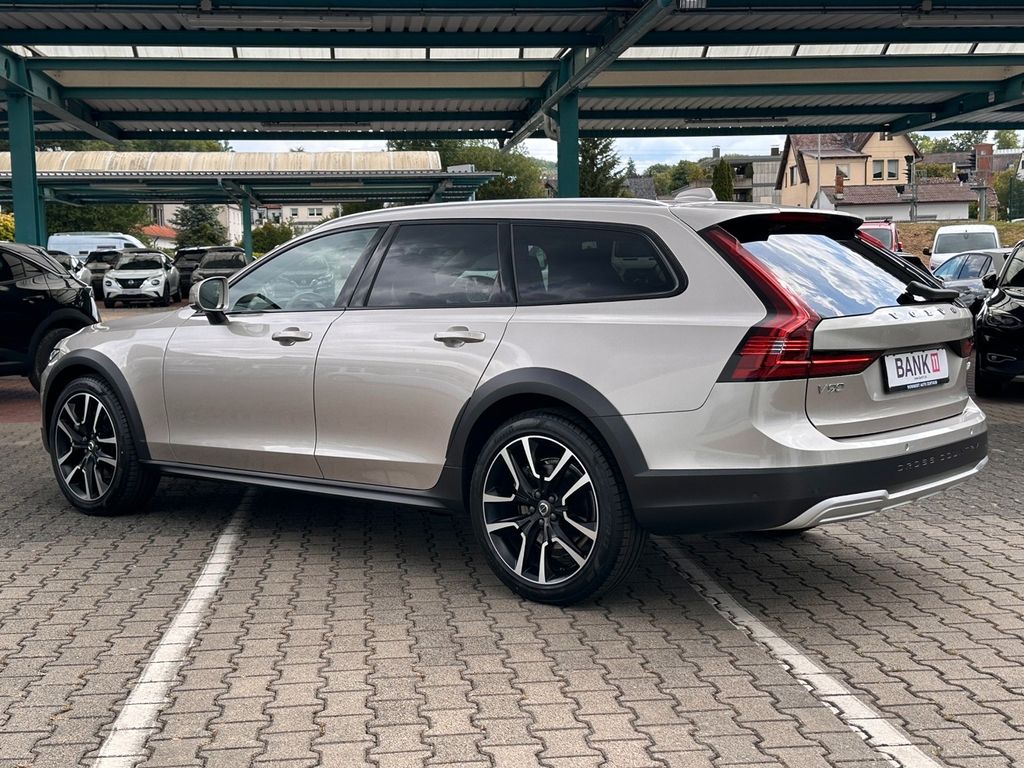 Volvo V90 Cross Country B4 AWD Ultimate *HUD*Pano*360°