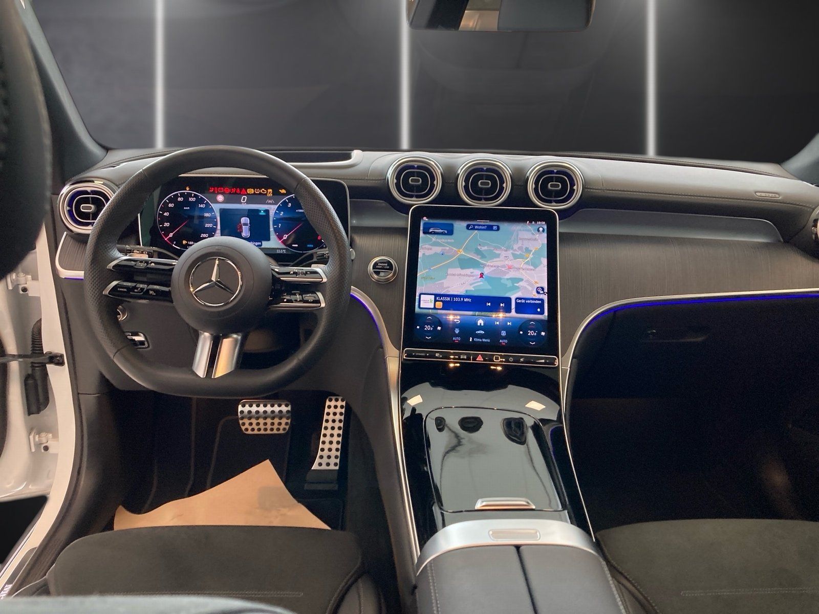 Fahrzeugabbildung Mercedes-Benz GLC 300 4M AMG Plus*Airmatic*HUD*Pano*Distro*360