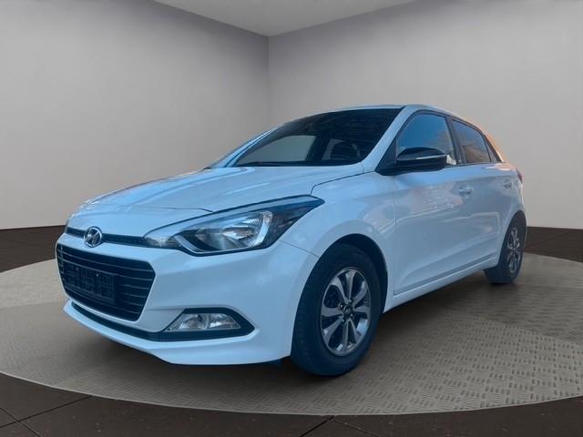 Hyundai i20 Passion SHZ LHZ Klima 8-fach bereift