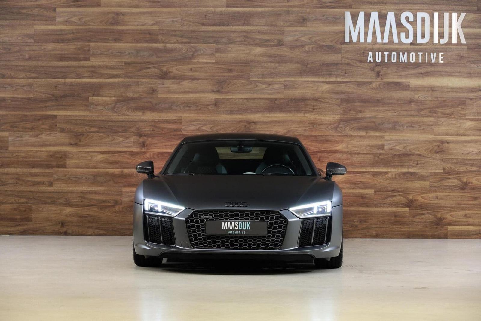 AUDI R8 5.2 V10 FSI QUATTRO