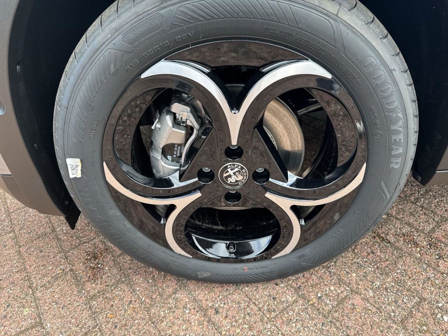 Fahrzeugabbildung Alfa Romeo Junior Ibrida SPECIALE -Frühjahrs-Sale- Panorama