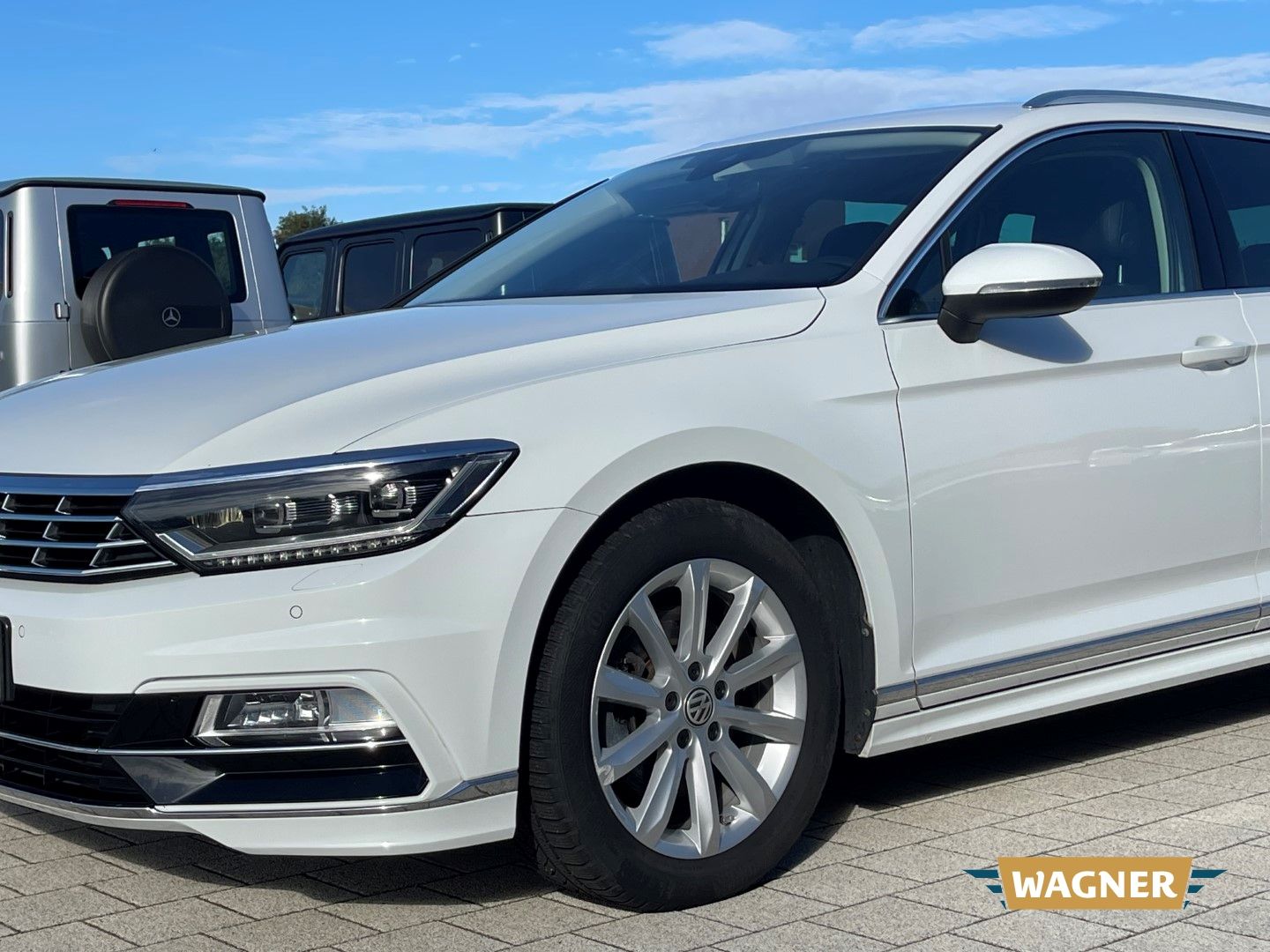 Fahrzeugabbildung Volkswagen Passat Variant R-Line Highline 1.8 TSI