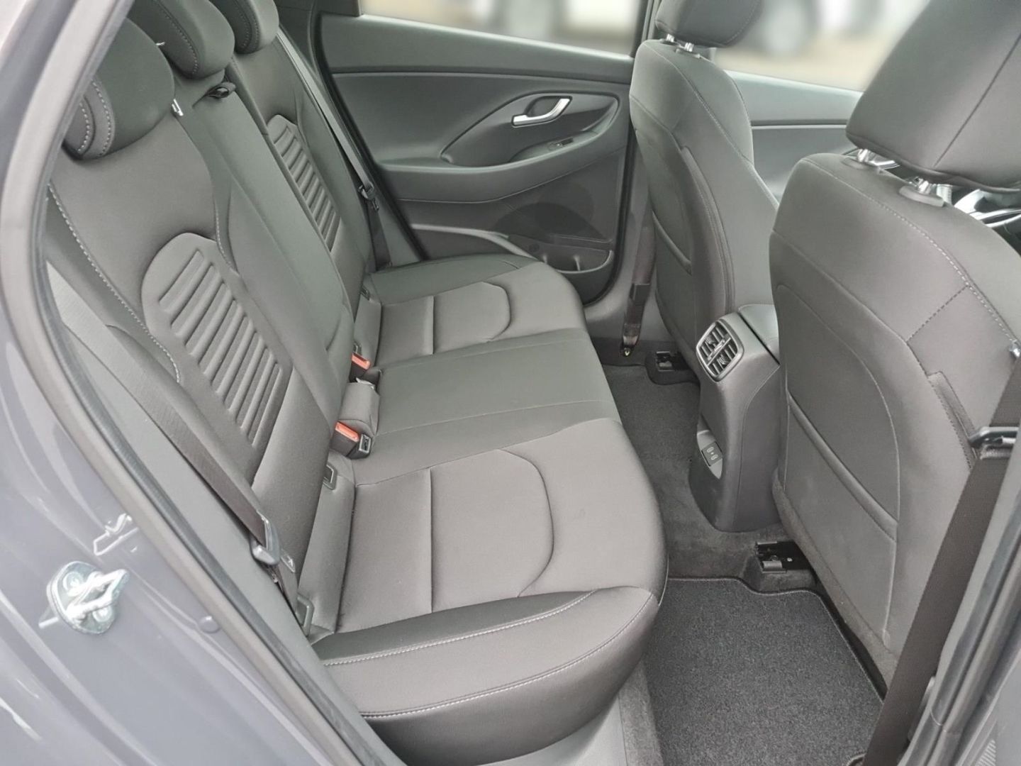 Fahrzeugabbildung Hyundai i30 Advantage 1.5 T-GDI 48V AUT. +ALLWETTER+PANO