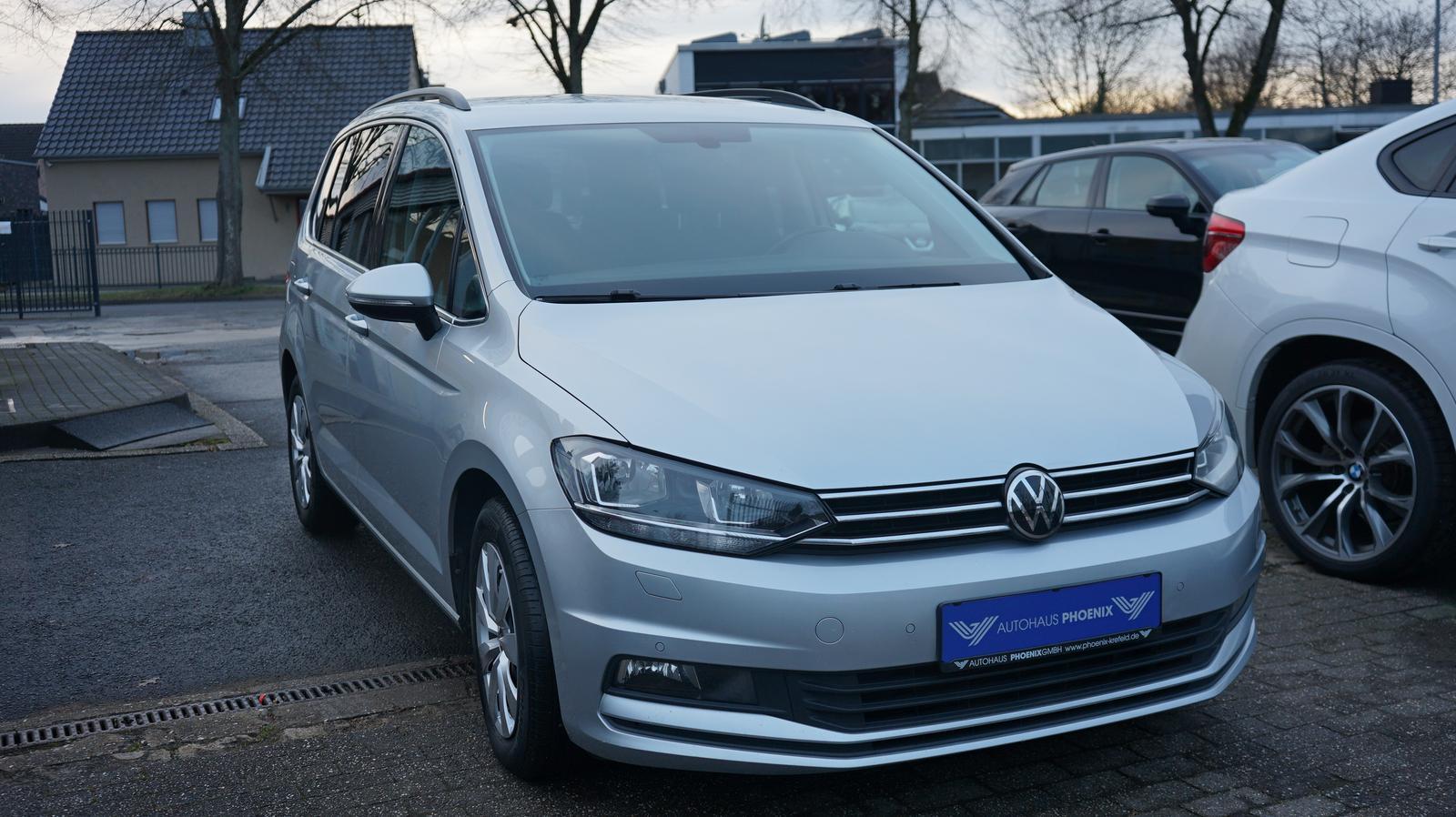 Volkswagen Touran Comfortline  2.0 TDI-AHK-ACC-7 Sitzer-Sit