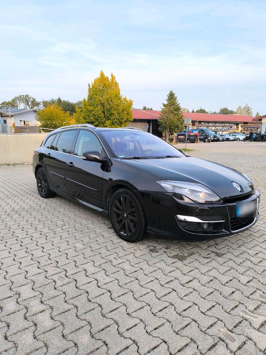 Renault Laguna 2012 — rear view