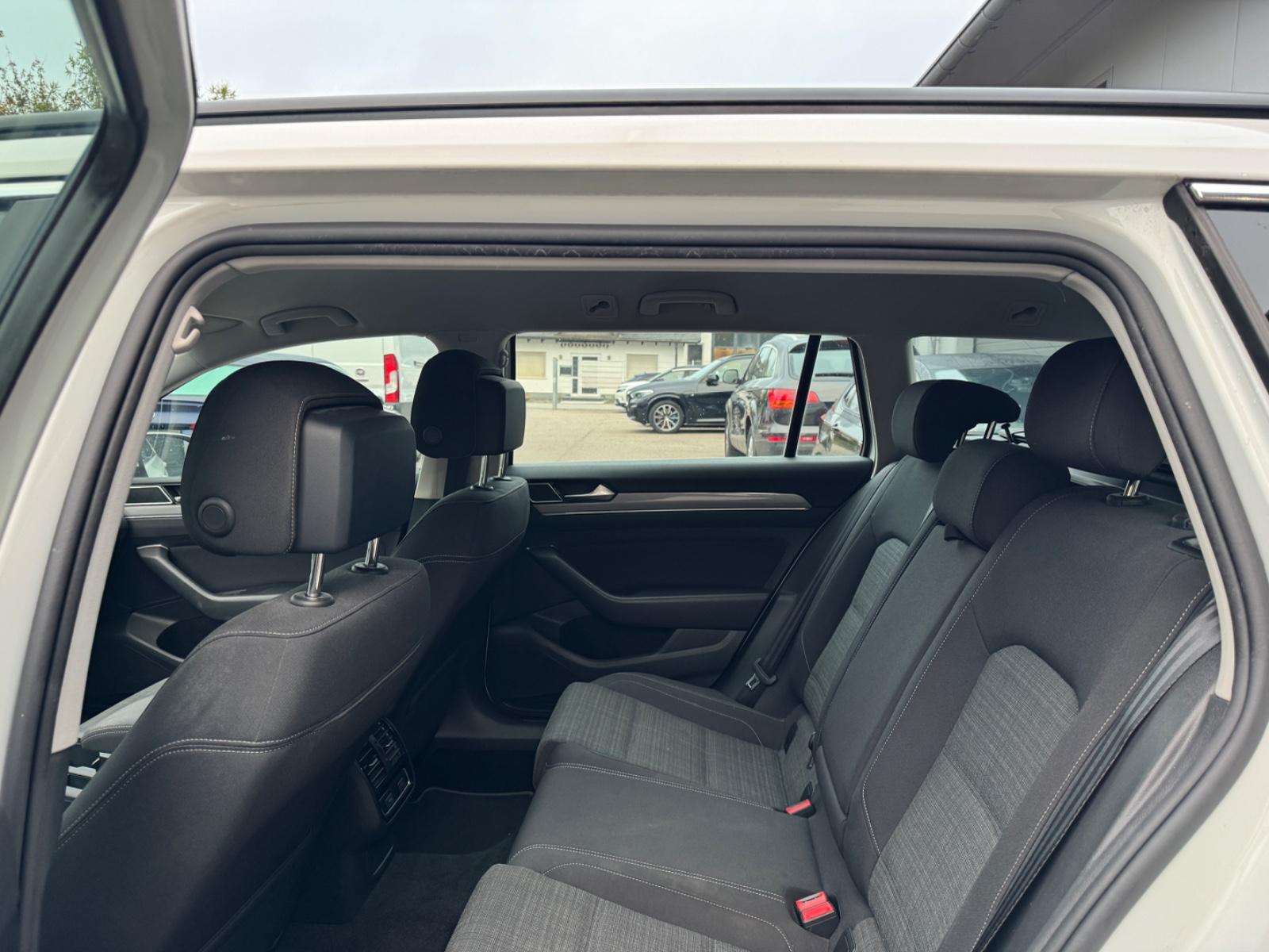 Volkswagen Passat Variant Business 2.0 TDI,Ahk,ACC,Massage