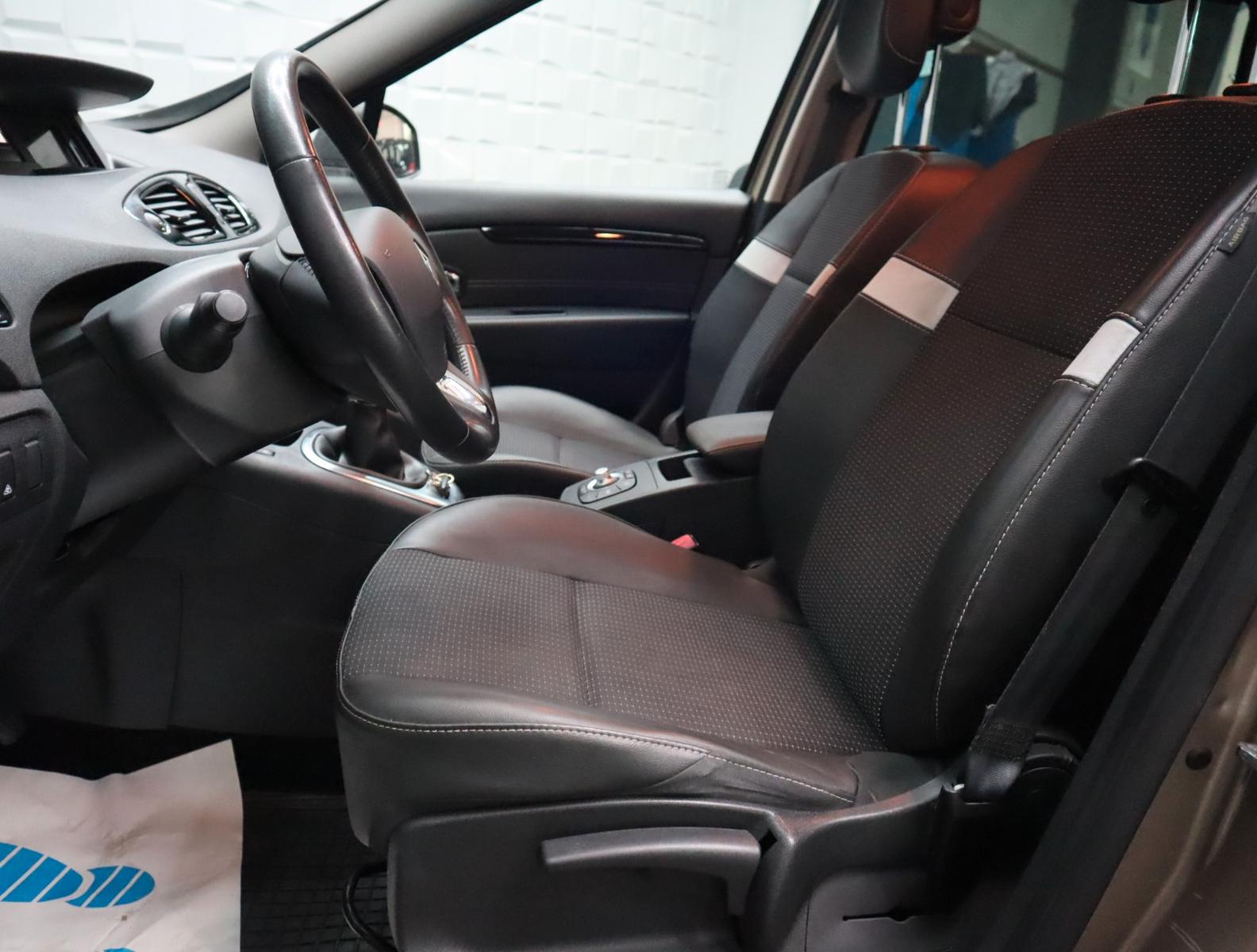 Renault Scenic 2013 — photo 7