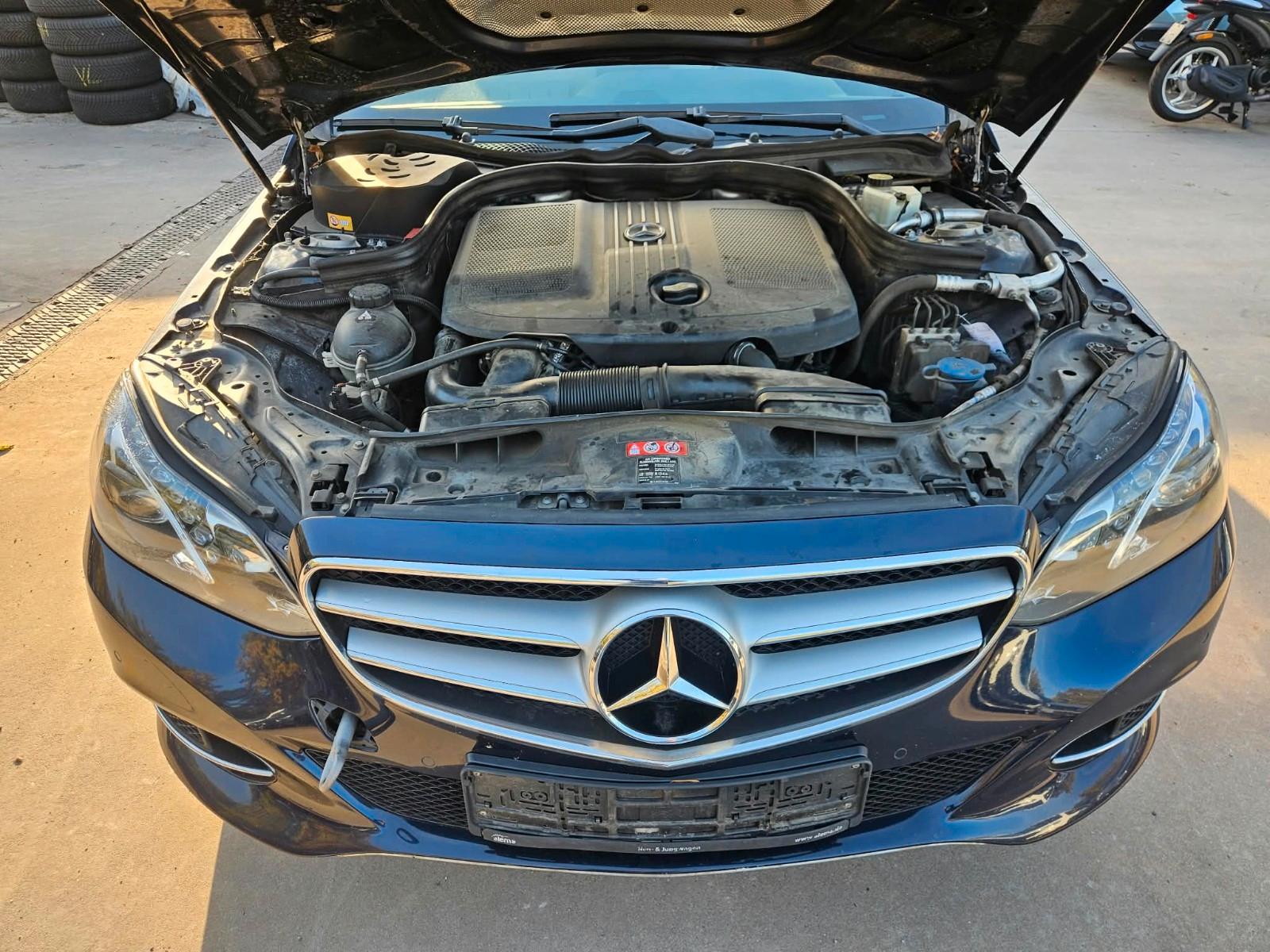Mercedes-Benz E220 2013 — photo 18
