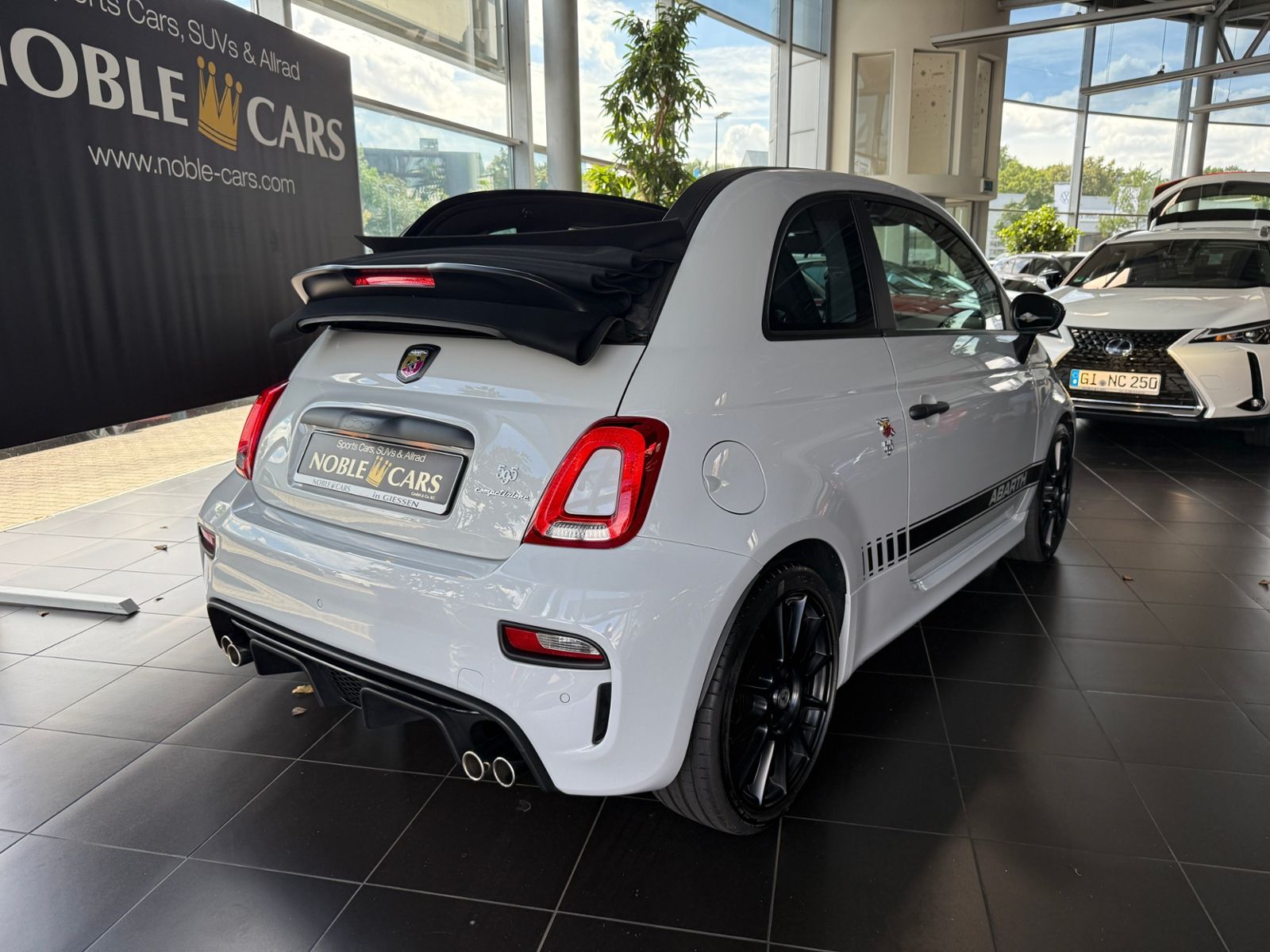 Fahrzeugabbildung Abarth 595C Cabrio Competizione KLIMA NAV PDC Beats