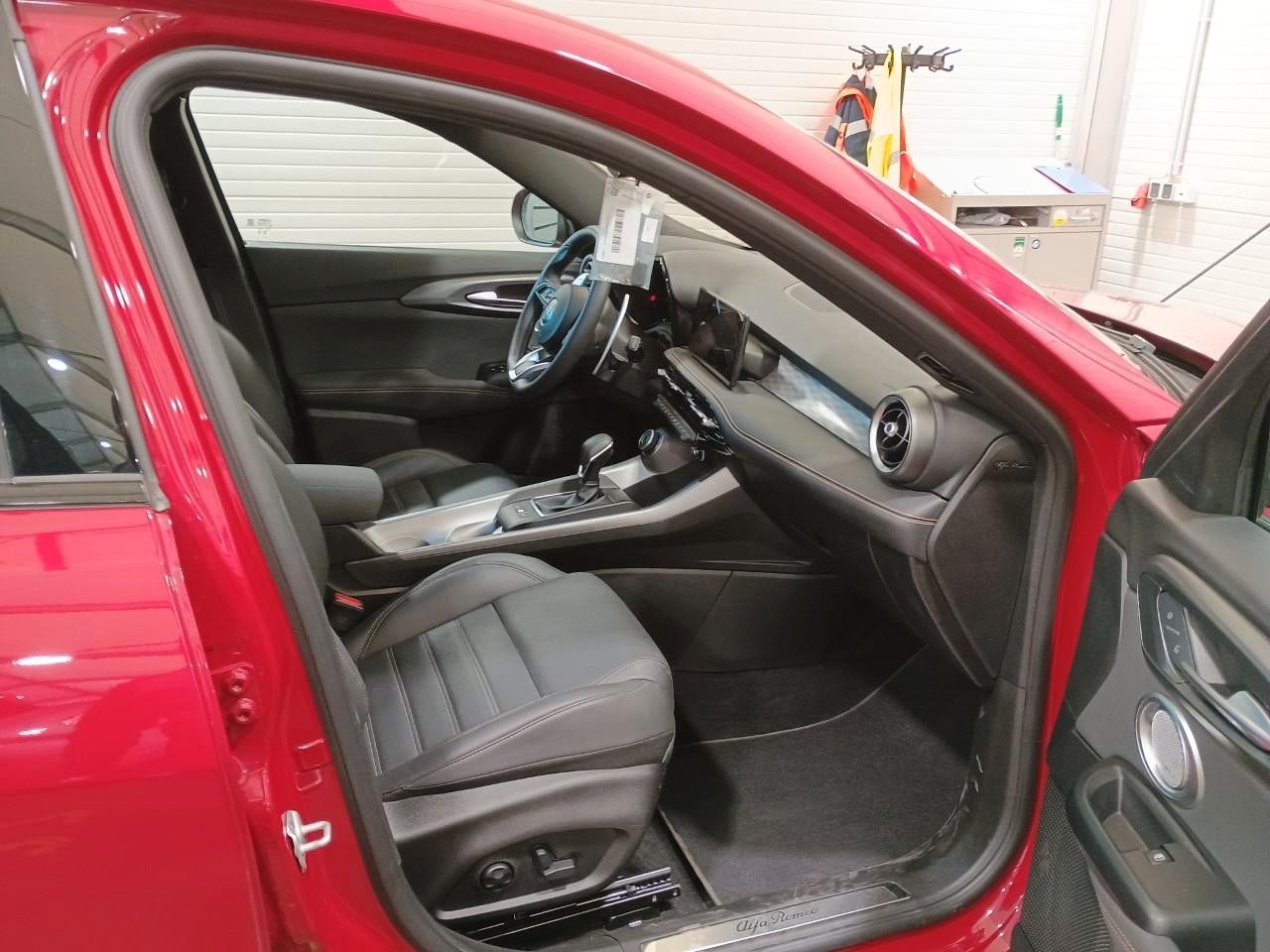 Fahrzeugabbildung Alfa Romeo Tonale 1.5 VGT VELOCE MY24 NAVI/LED/SPORT/LEDER