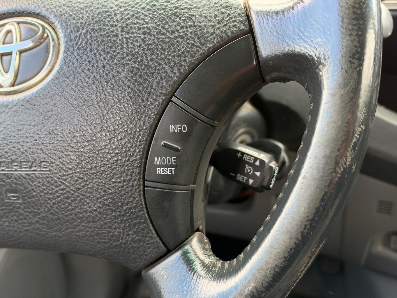 TOYOTA HILUX DOUBLE CAB LIFE 171 ch 4X4 BVM - TREUIL - ATTELAGE - 145000 km