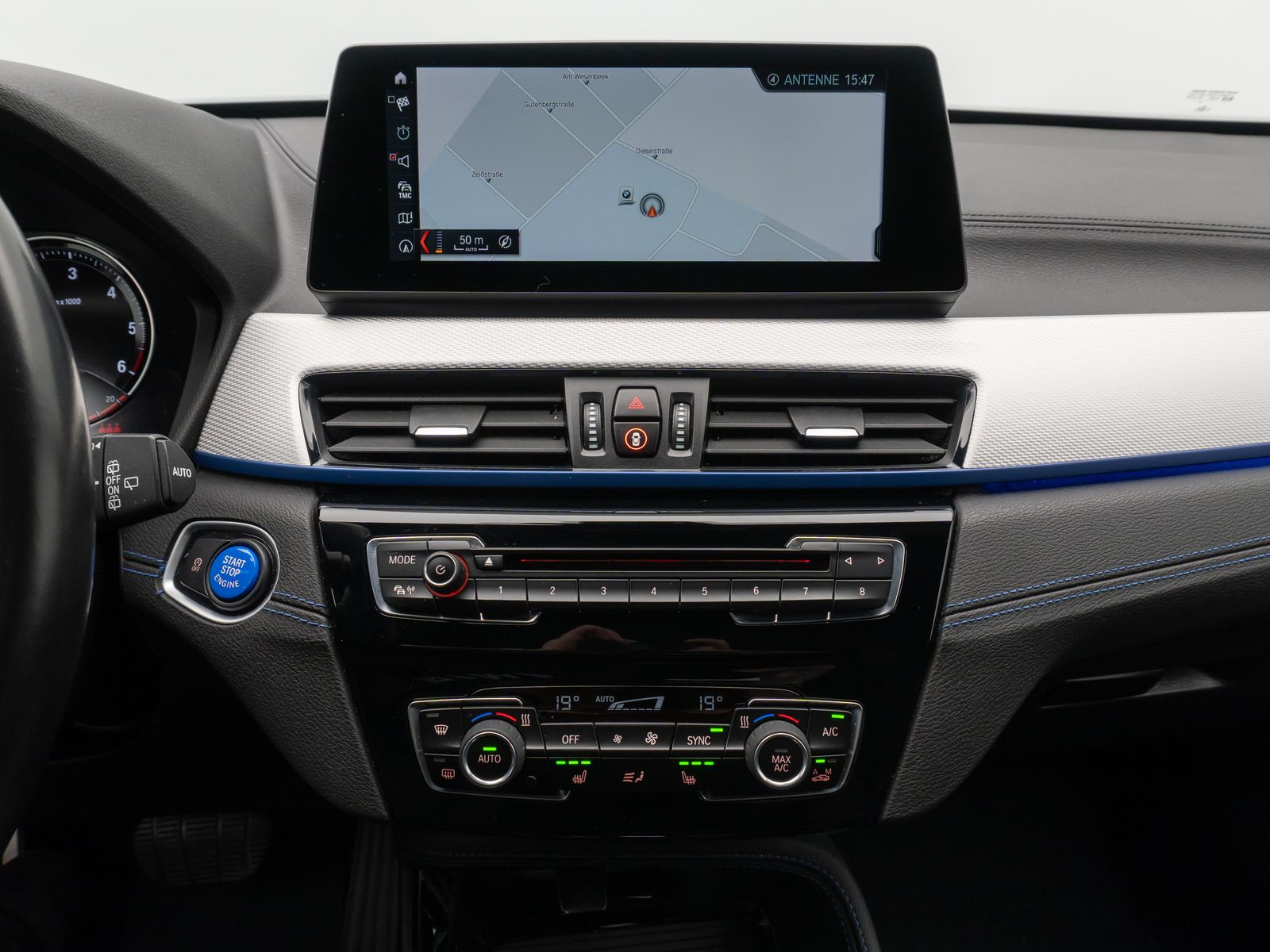 Fahrzeugabbildung BMW X1 sD18d M Sport HUD Memory LED ParkAss Komfort