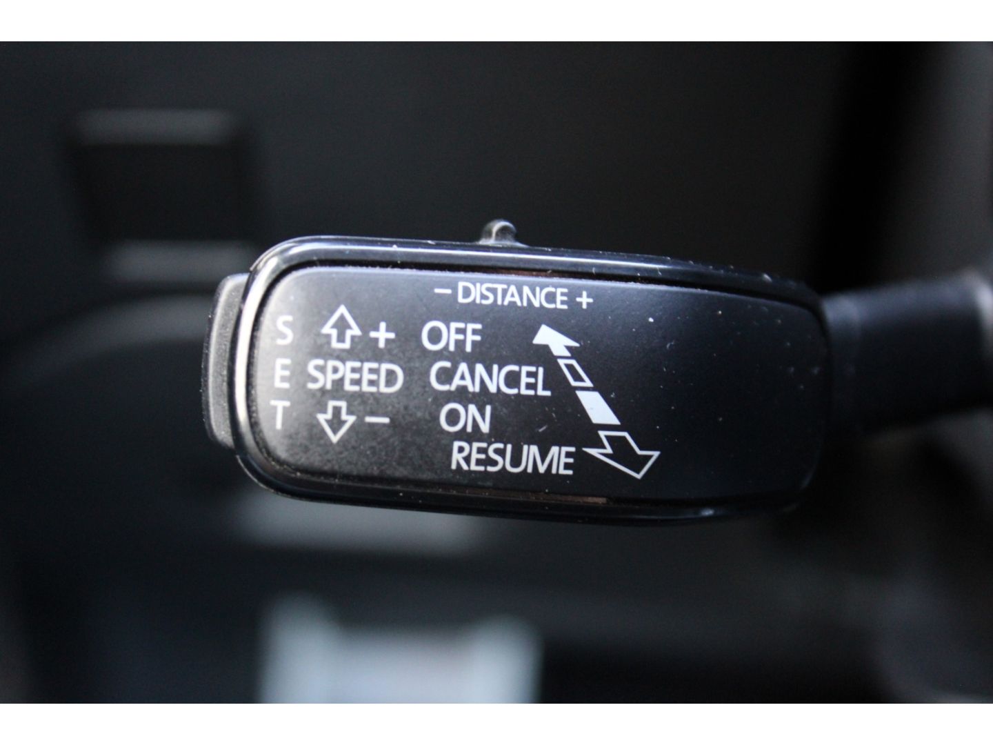 Fahrzeugabbildung SEAT Leon 300 4Drive Cupra Remus H&R DSG ACC LED Pano