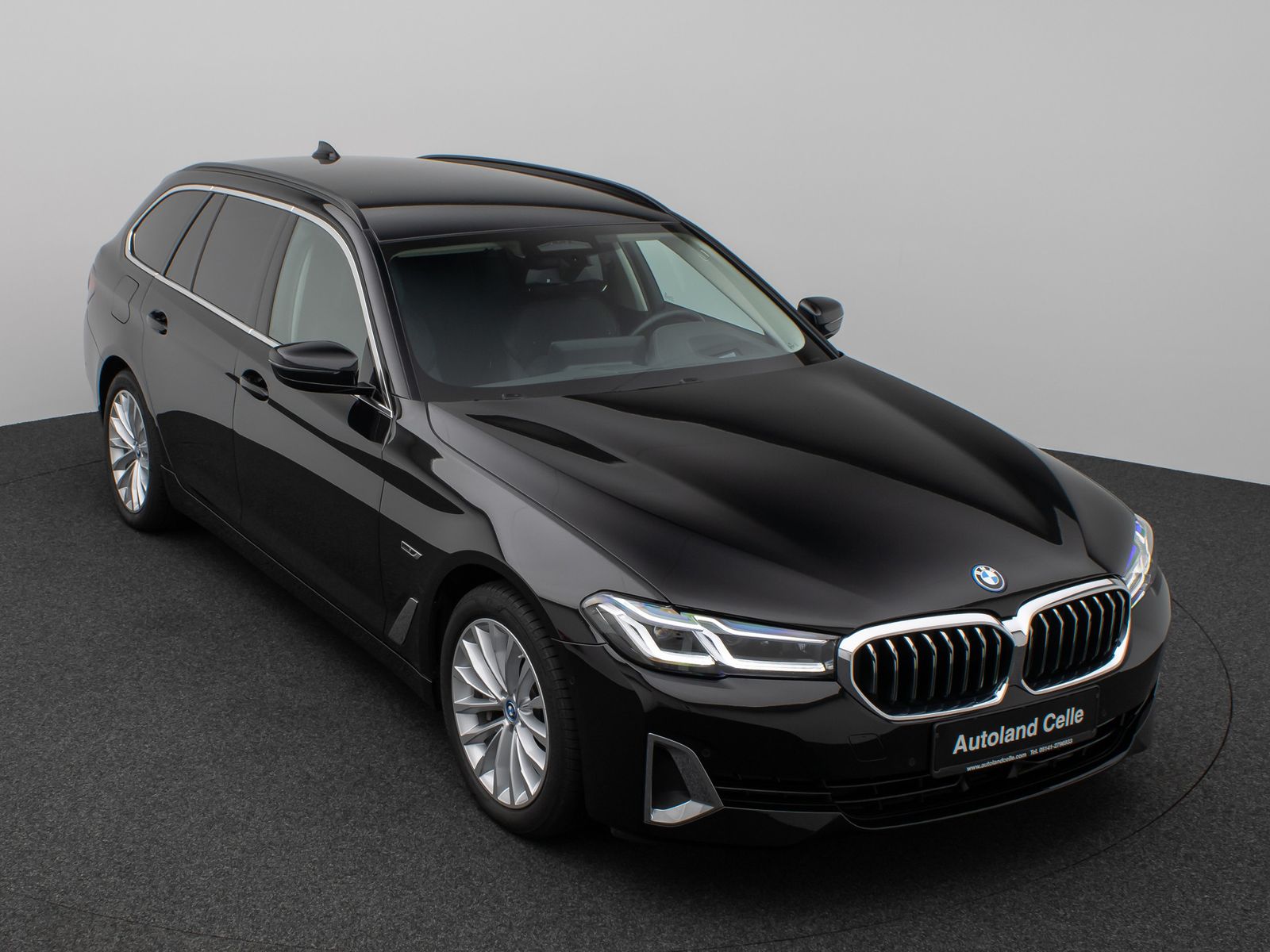 Fahrzeugabbildung BMW 530e xD Luxury Line DAB Komfort HUD Laser HiFi