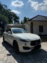 Other Maserati Levante S Gransport Vollaustattun... - Other in Leipzig