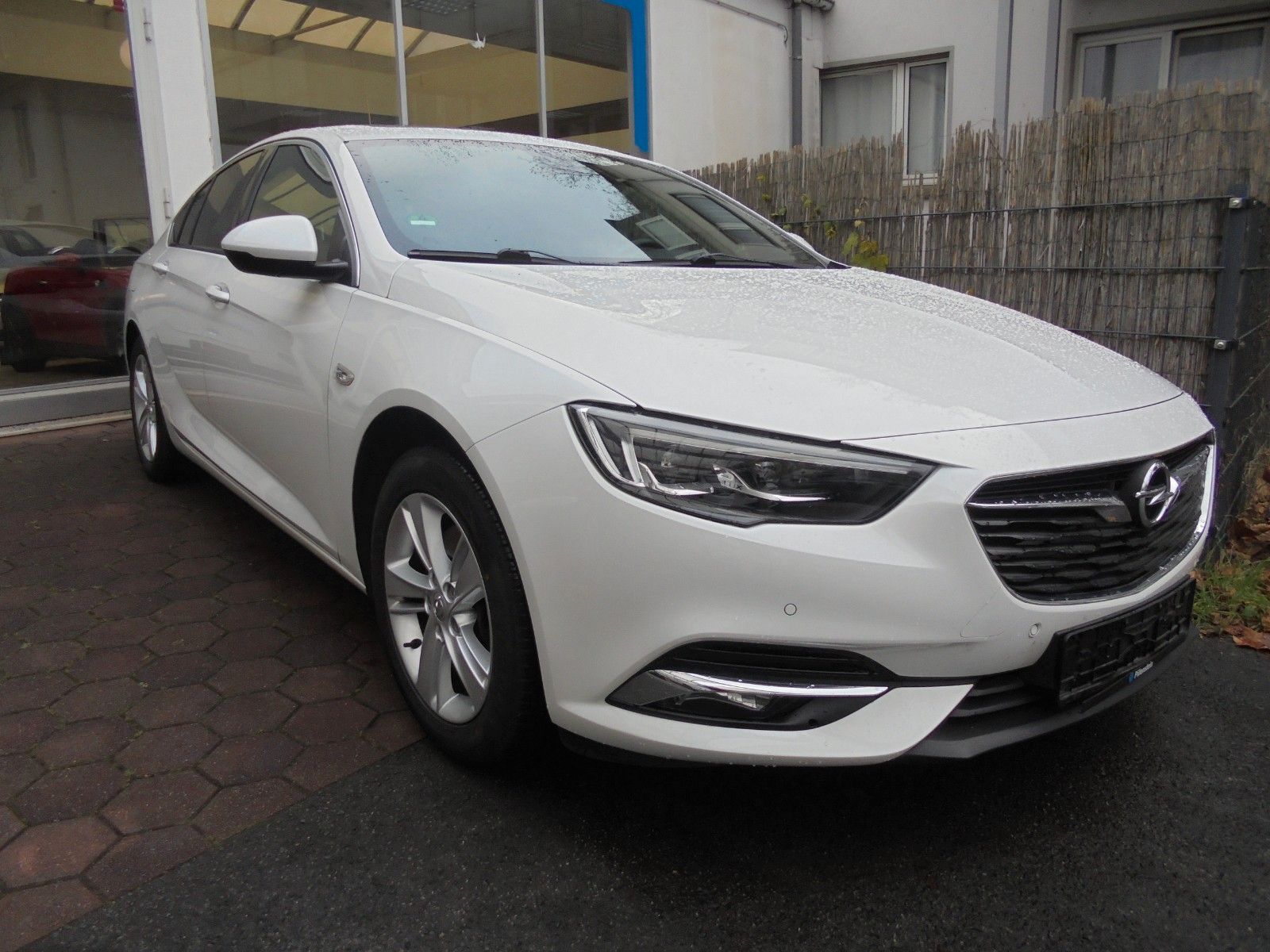 Fahrzeugabbildung Opel Insignia B Grand Sport Innovation Automatik/Navi