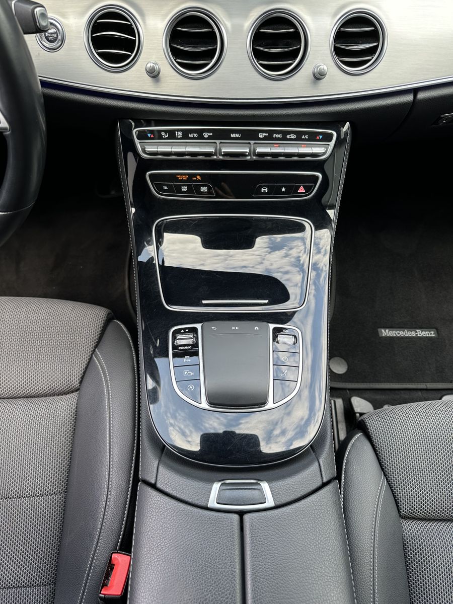 Fahrzeugabbildung Mercedes-Benz E 400d T Avantgarde 4Matic NAV+LED+KAM+19ZO+1HD