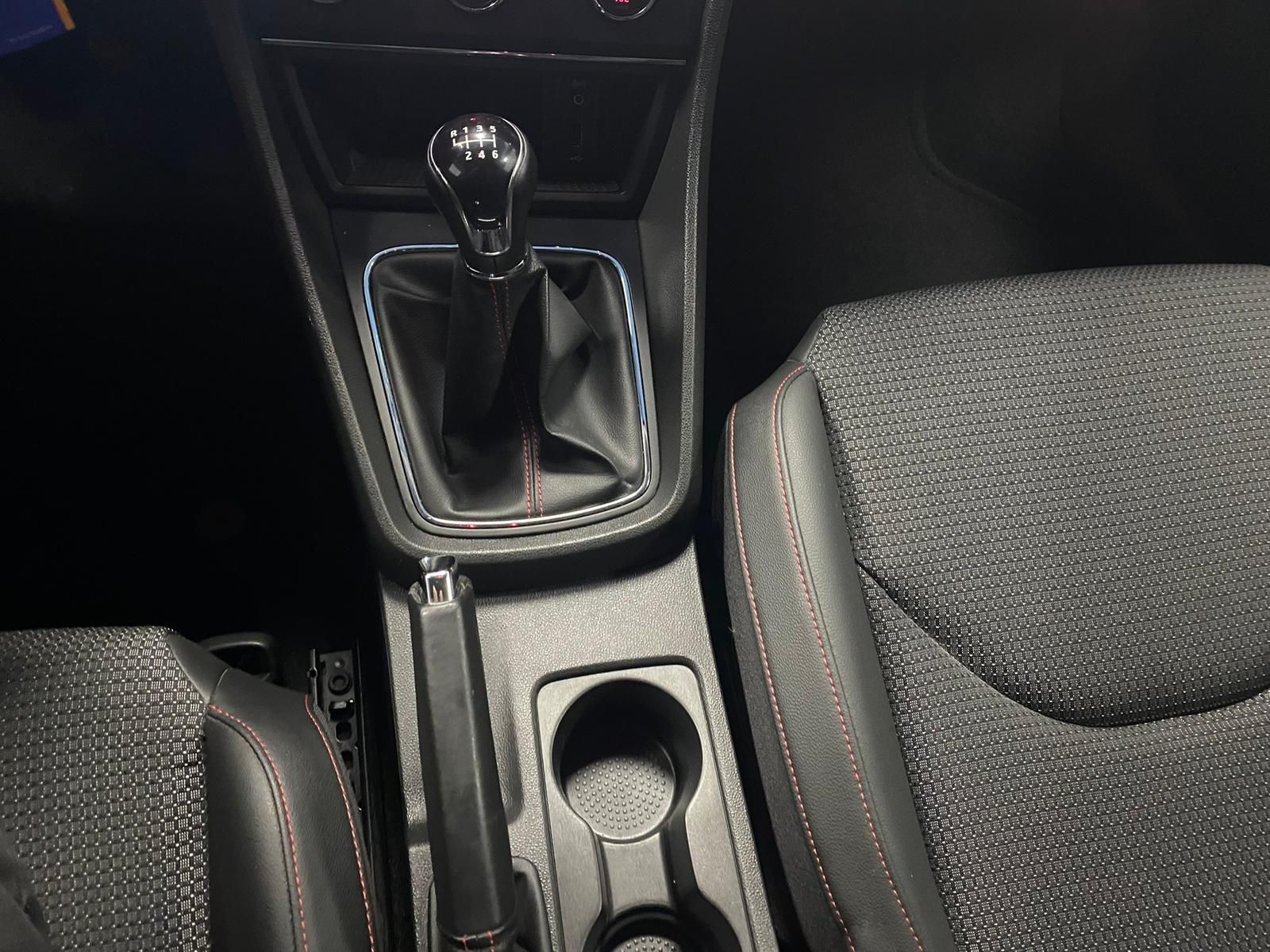 Fahrzeugabbildung SEAT Leon FR 2.0 TDI 184PS+APP+19"+NAVI+SHZ+LED+PDC++