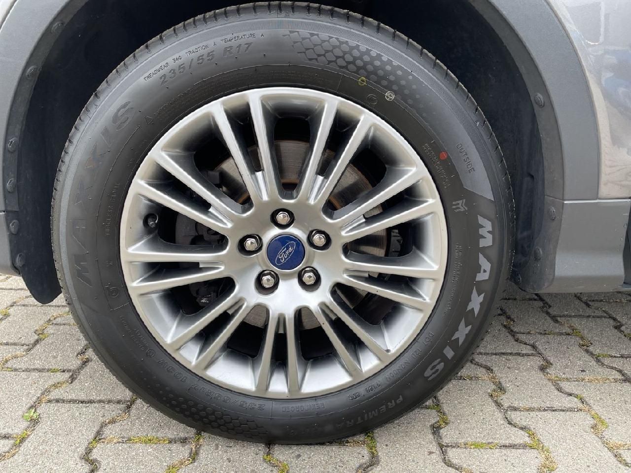 Fahrzeugabbildung Ford Kuga Titanium