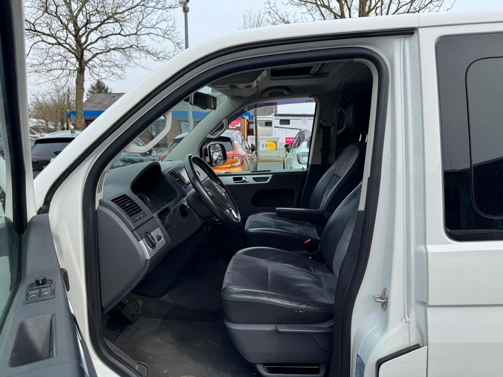Volkswagen T5 Multivan Edition 25 2.0 TDI 179 ch BVA / 7 places / Alcantara / Toit panoramique / Chauffage auxiliaire