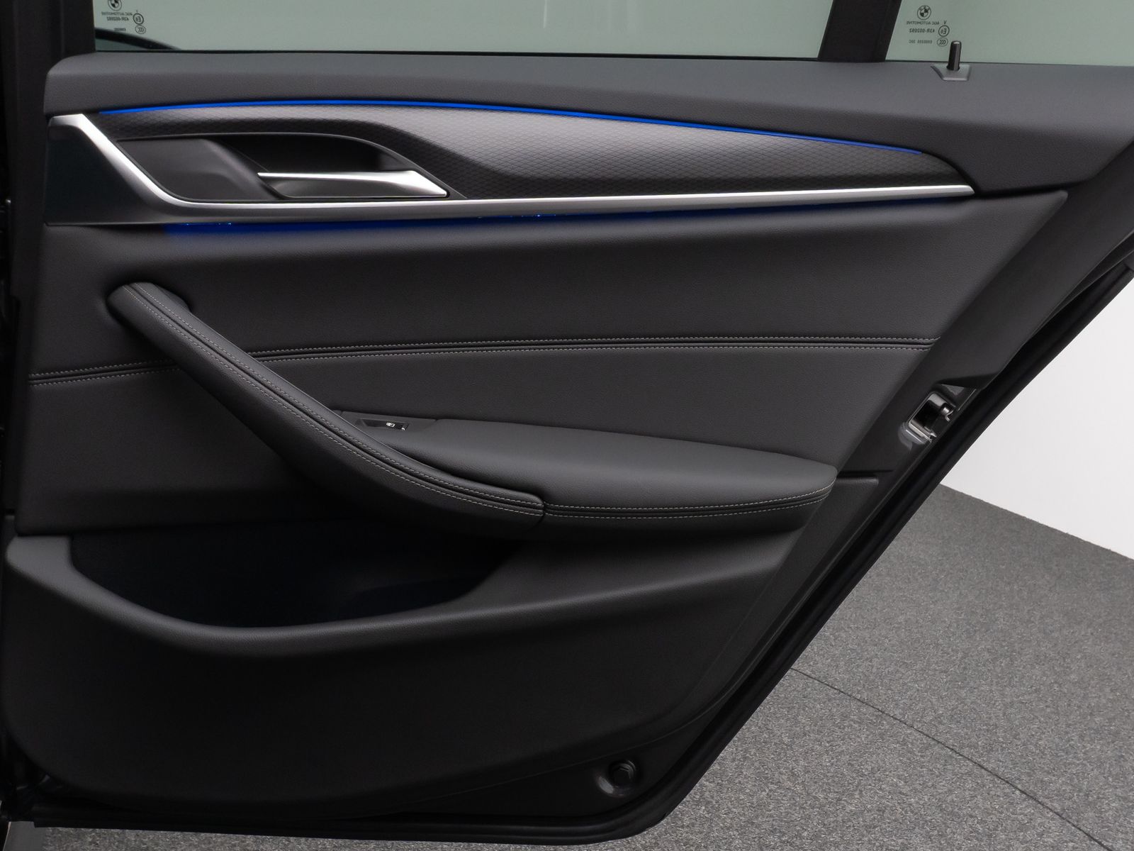 Fahrzeugabbildung BMW 520d xD M Sport Panorama Kamera DAB AHK Alarm